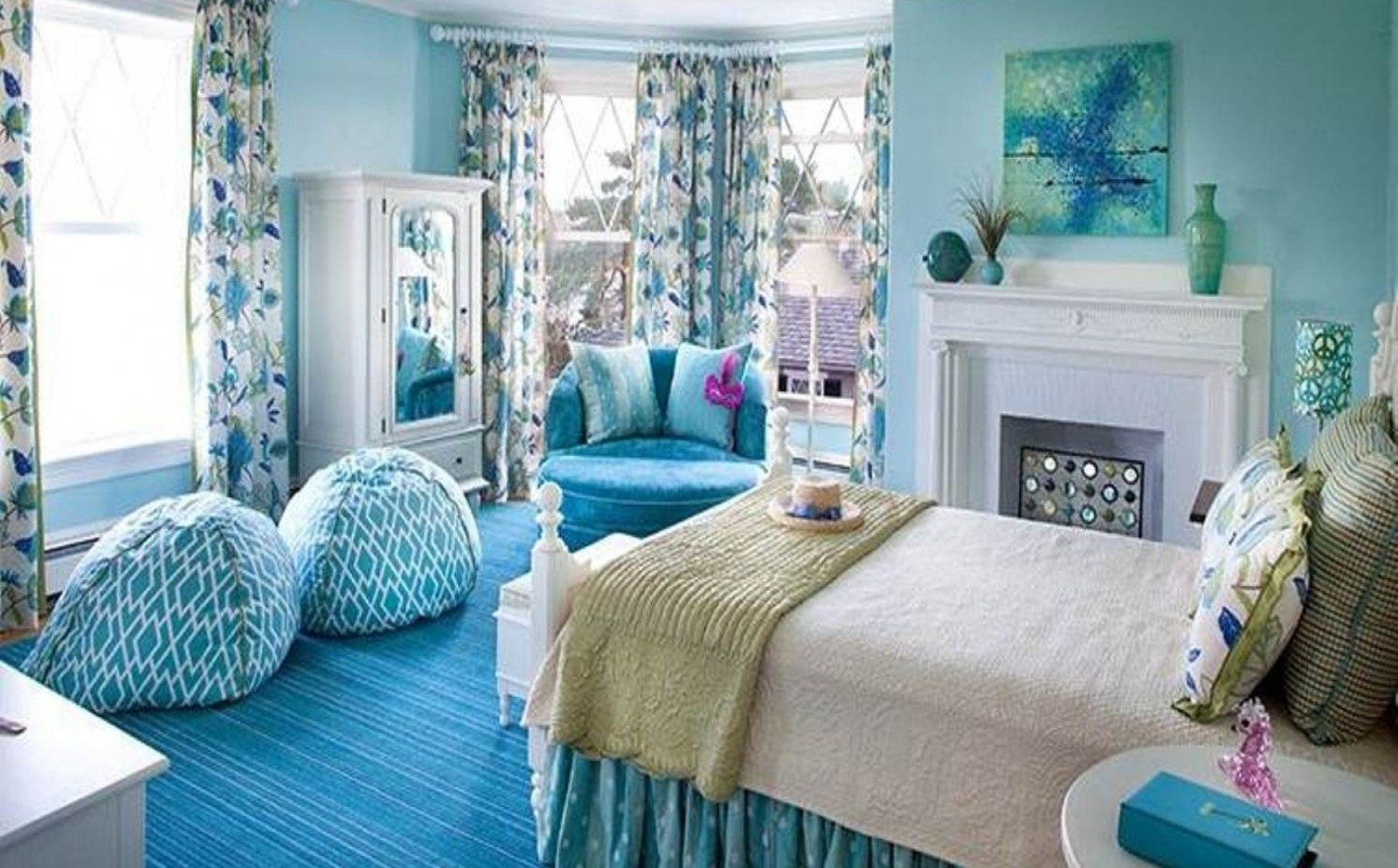 Красивые синие комнаты. Комната в голубых тонах. Спальня в голубом цвете. Интерьер в голубом цвете. Спальня в бело голубых тонах.
