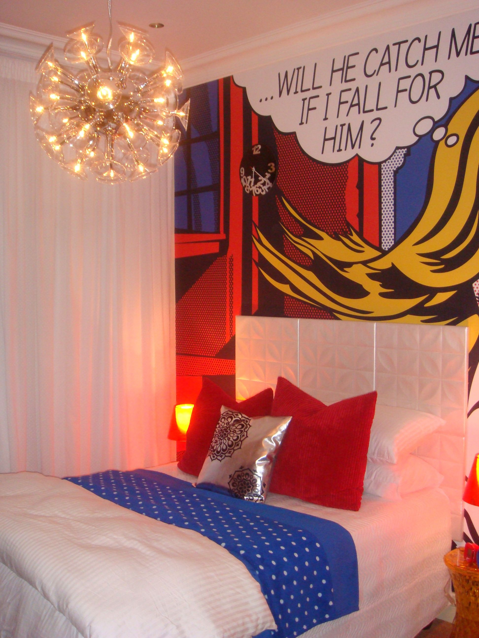 Bedroom pop. Спальня в стиле поп арт. Стиль поп-арт в интерьере. Комната в стиле поп арт. Спальная комната в стиле поп арт.