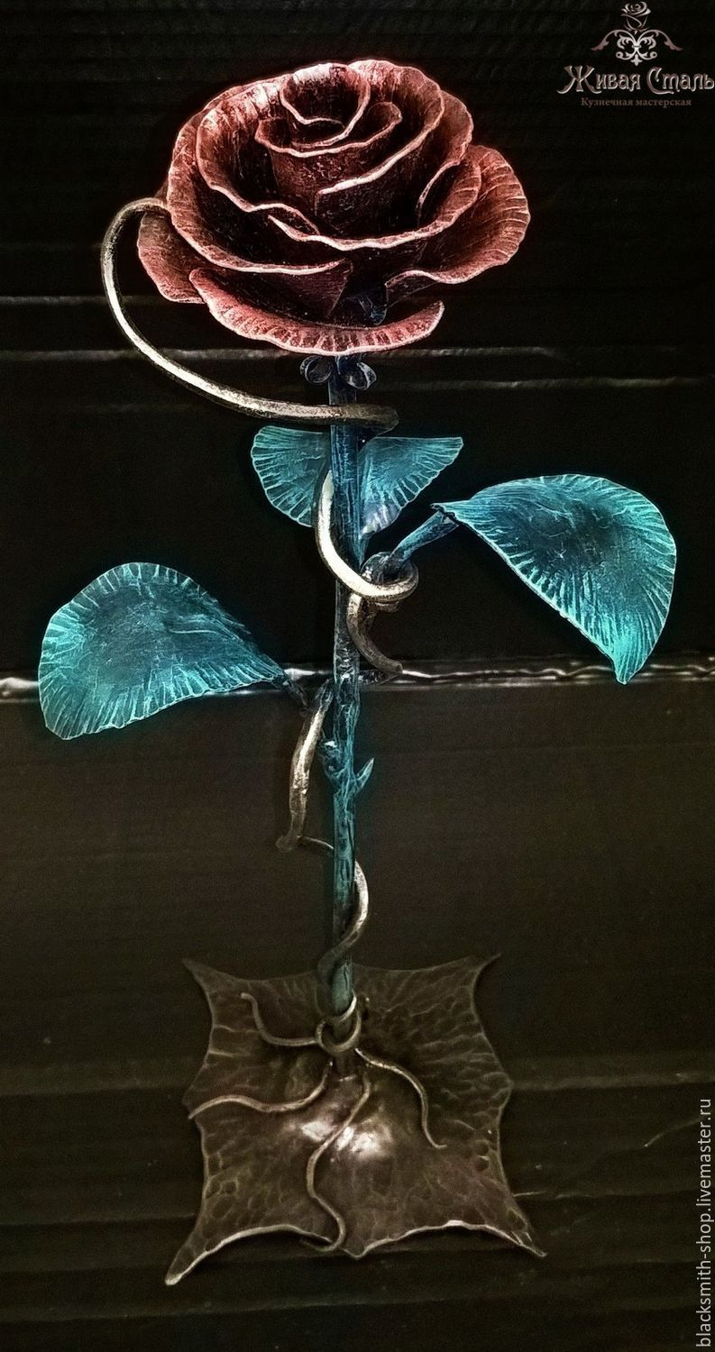 Черная металлическая роза