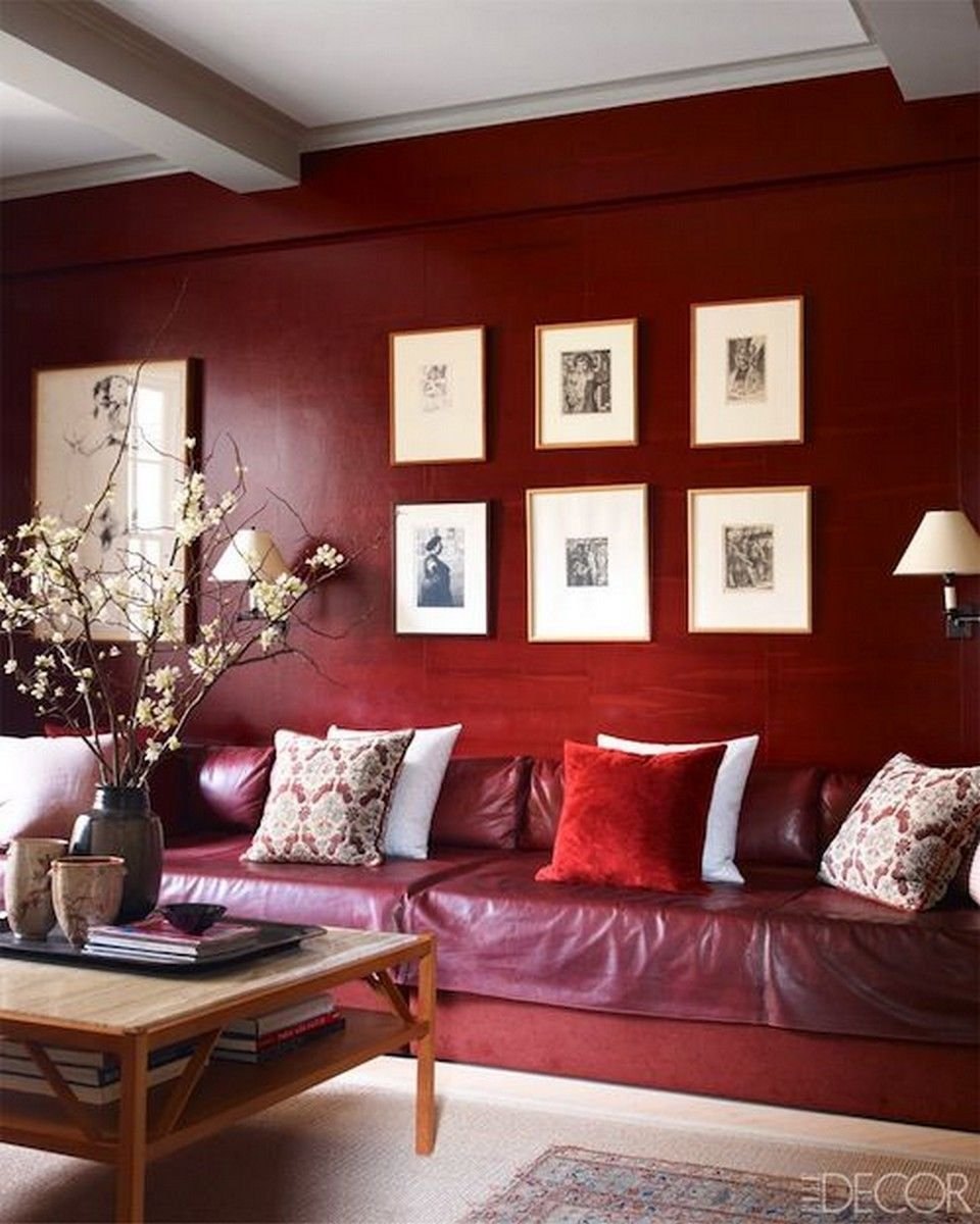 Гостиная в бордовых тонах