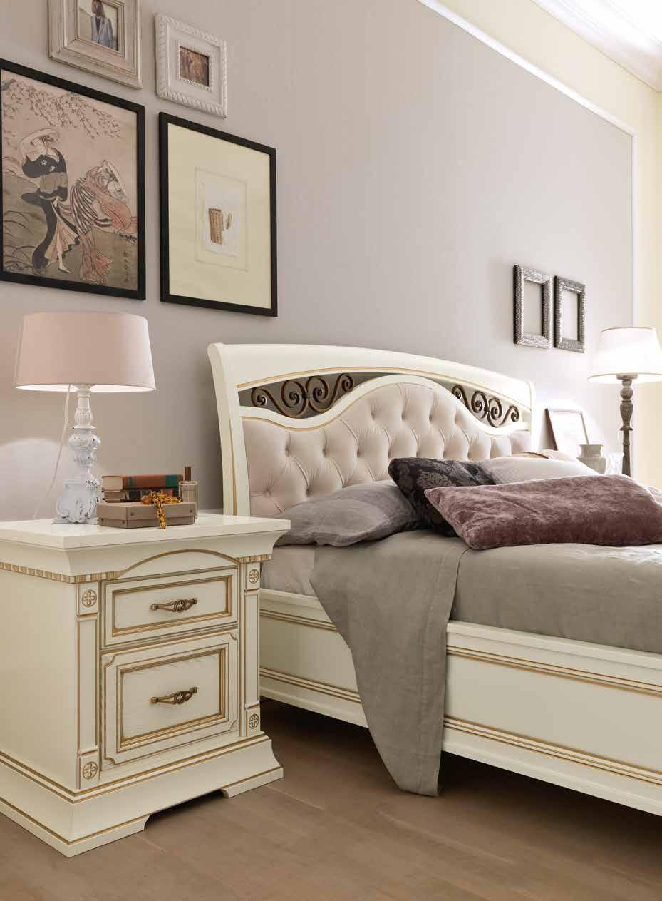 Спальня палаццо Дукале Италия слоновая кость