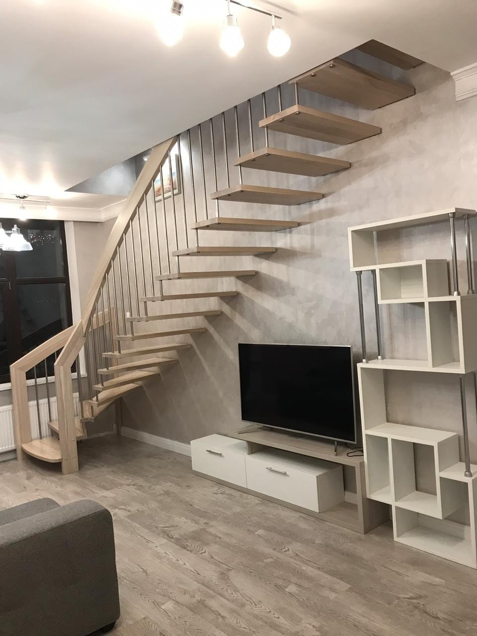 Лестница в двухъярусной квартире