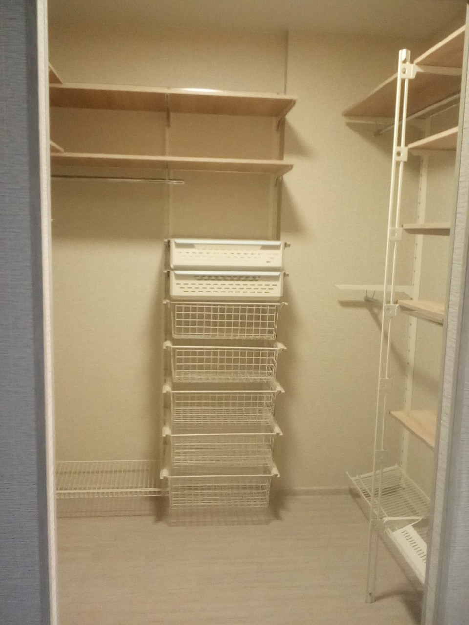 Гардеробная из ламината