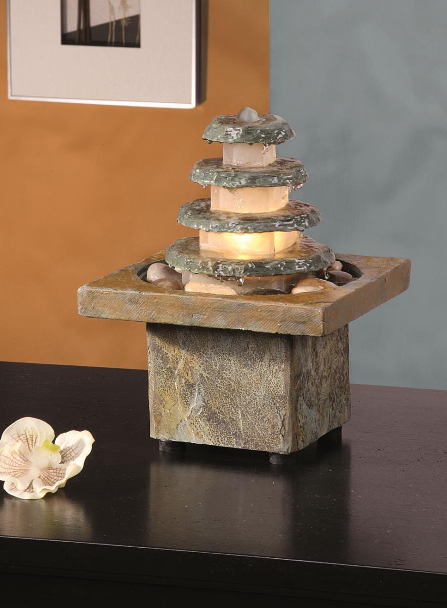 Декоративный фонтан с подсветкой