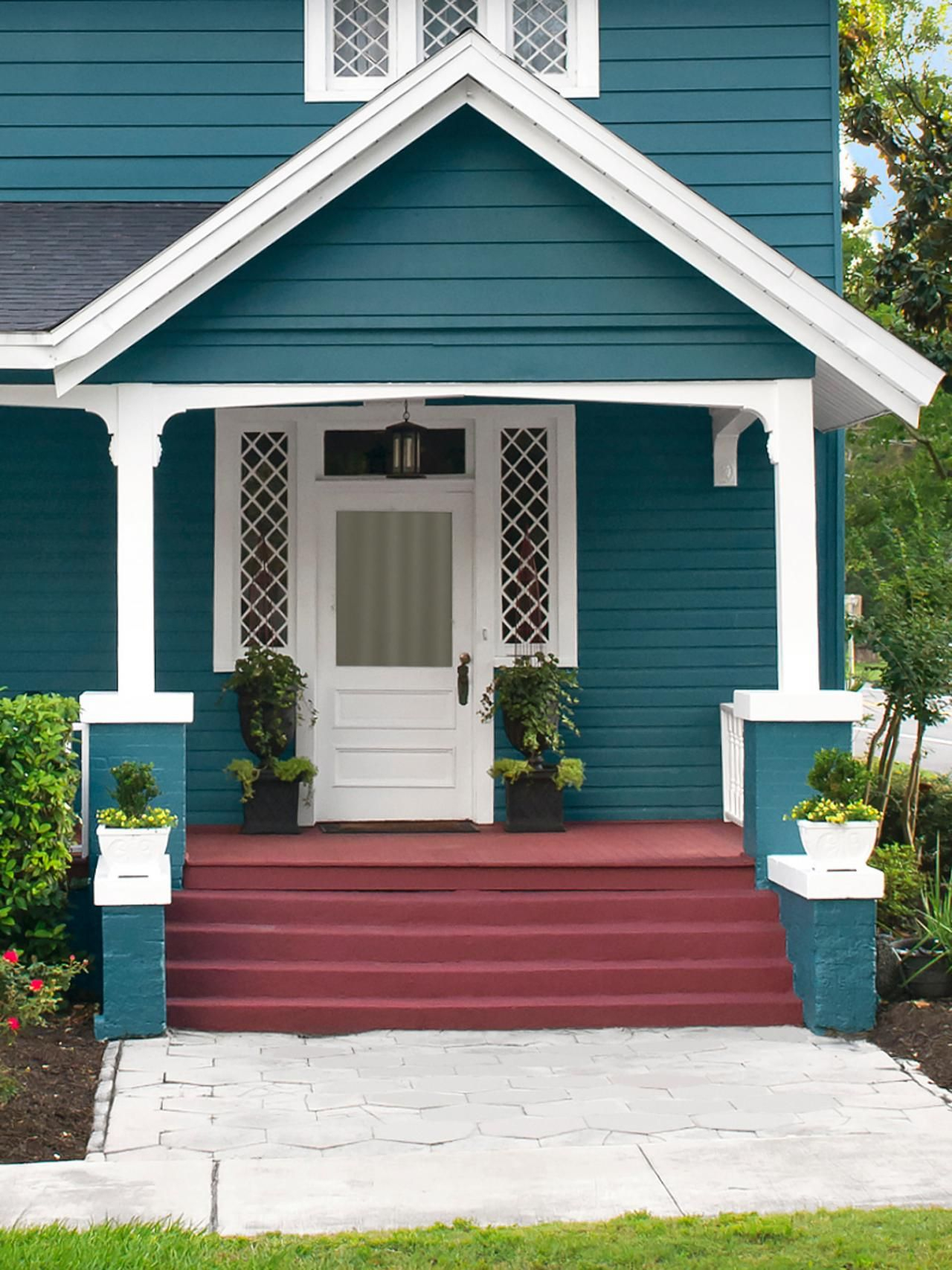Покраска дачных домов. Дом бирюзового цвета. Дачный дом бирюзового цвета. Дом цвета морской волны. Бирюзовый деревянный дом.