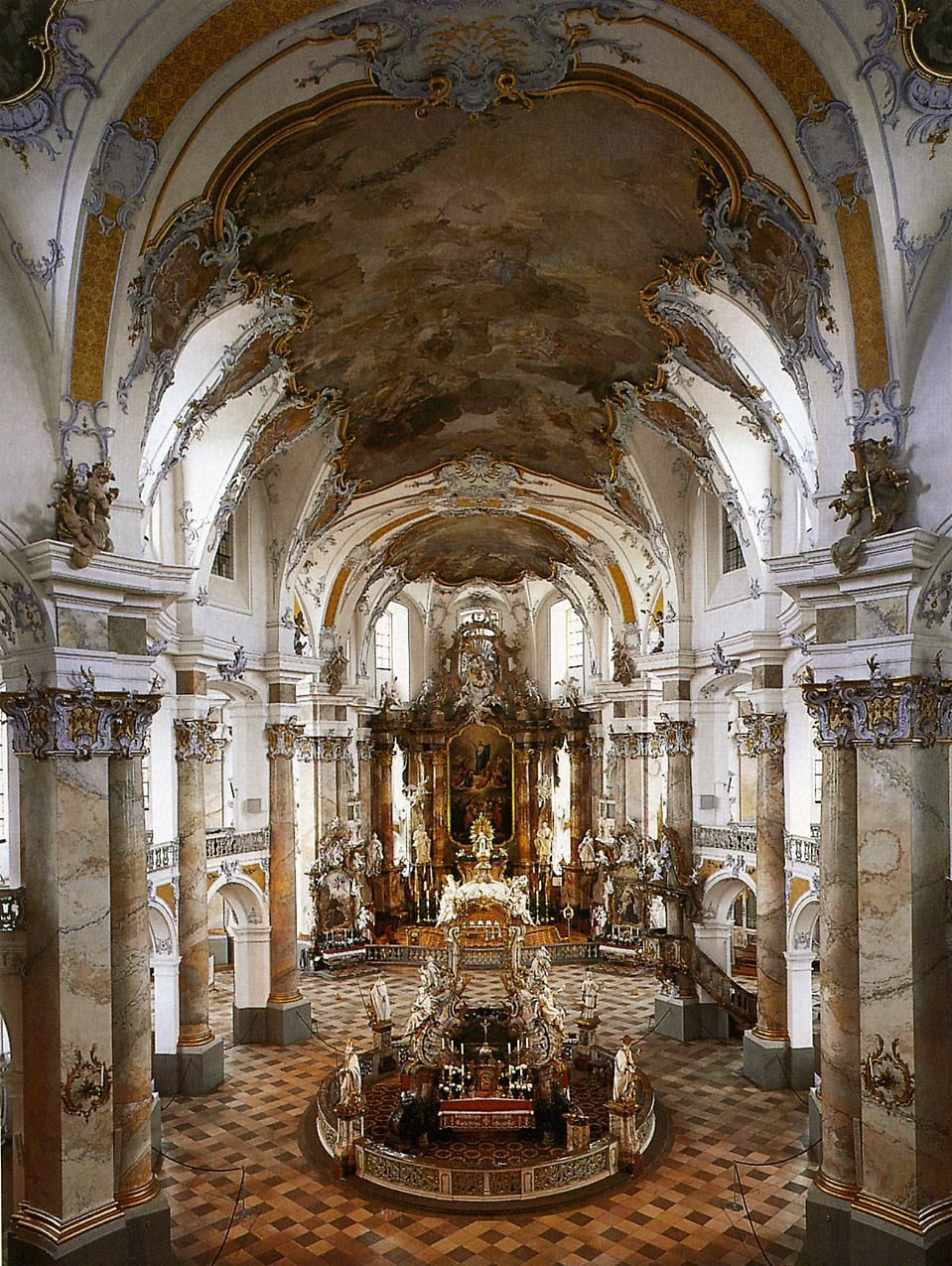 Базилика Фирценхайлиген интерьер