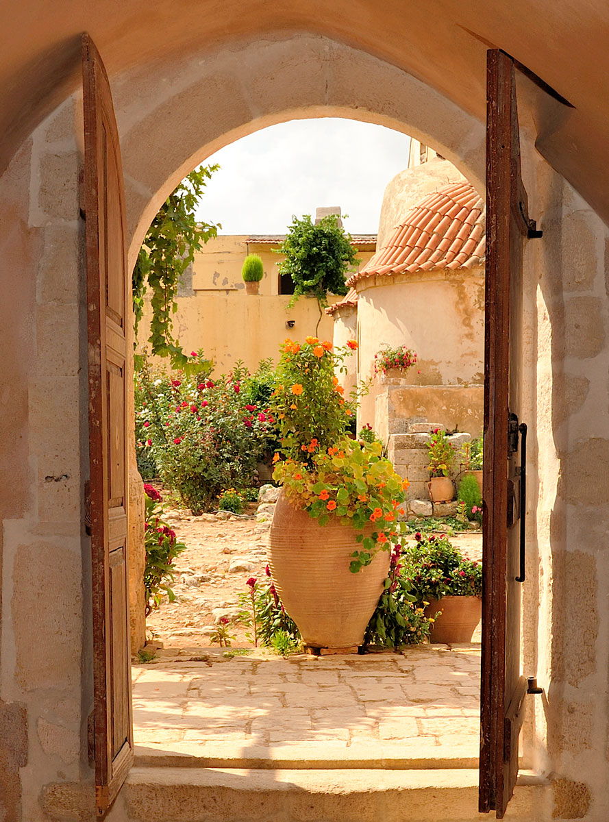 Окна готовые 70*90