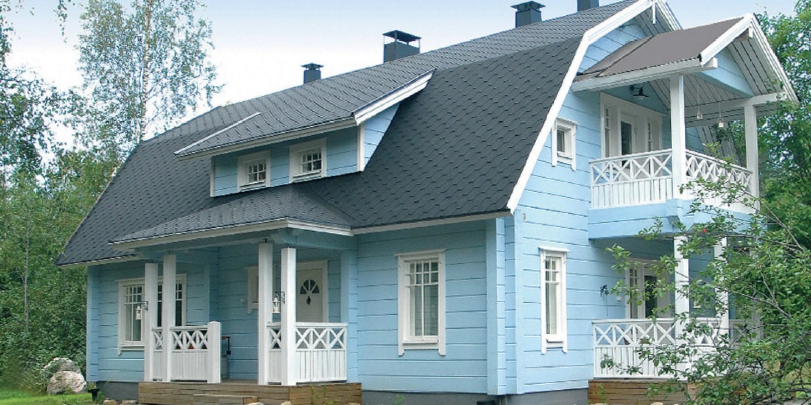 Светло голубой дом