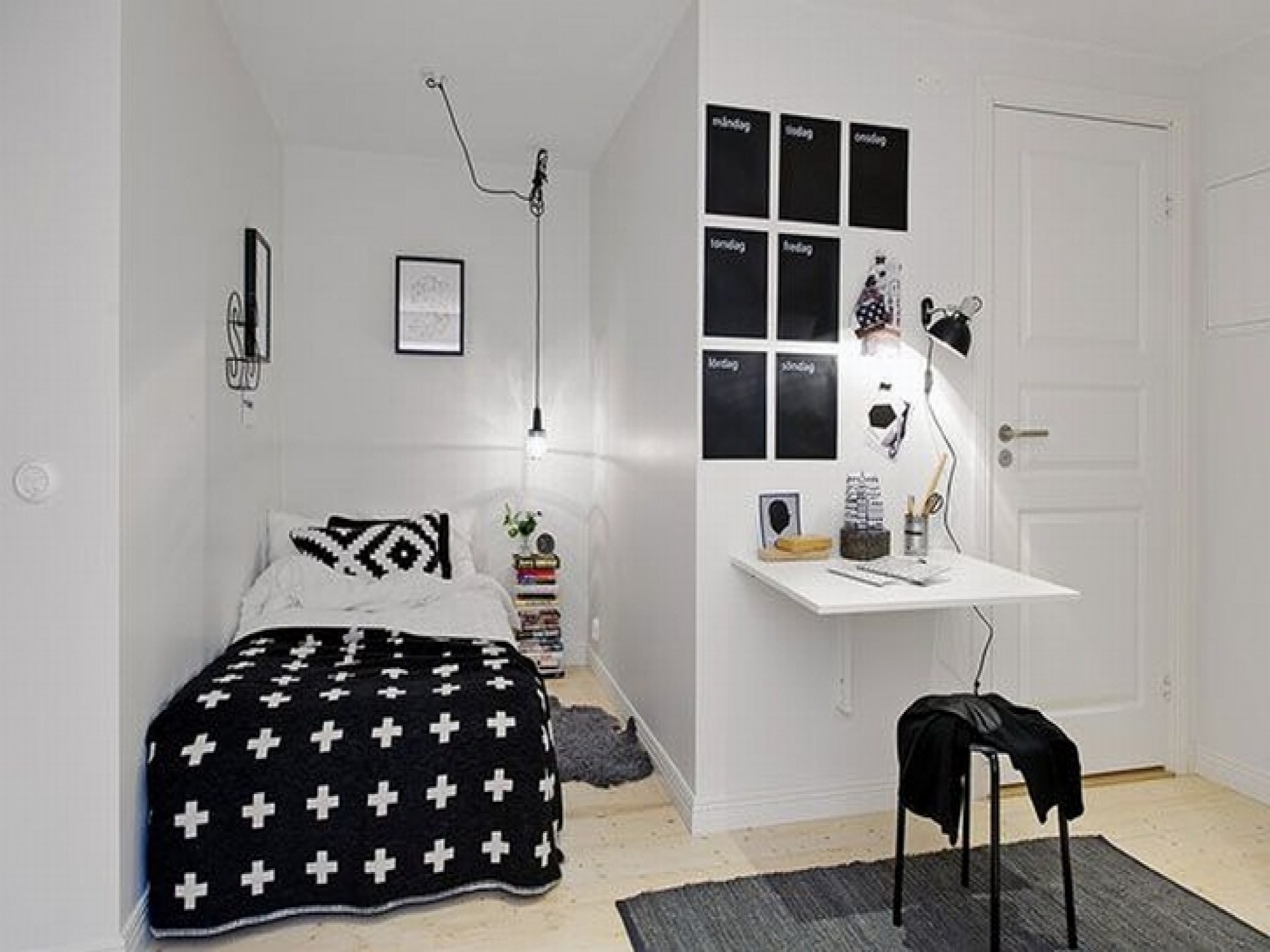 1 комнатка. Спальня в скандинавском стиле. Черно белый интерьер комнаты. Стильная маленькая комната. Маленькая комната в скандинавском стиле.