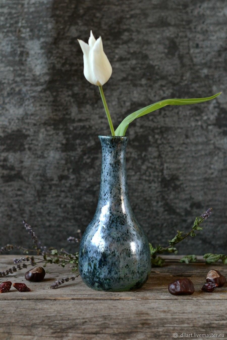 Современные вазы для цветов