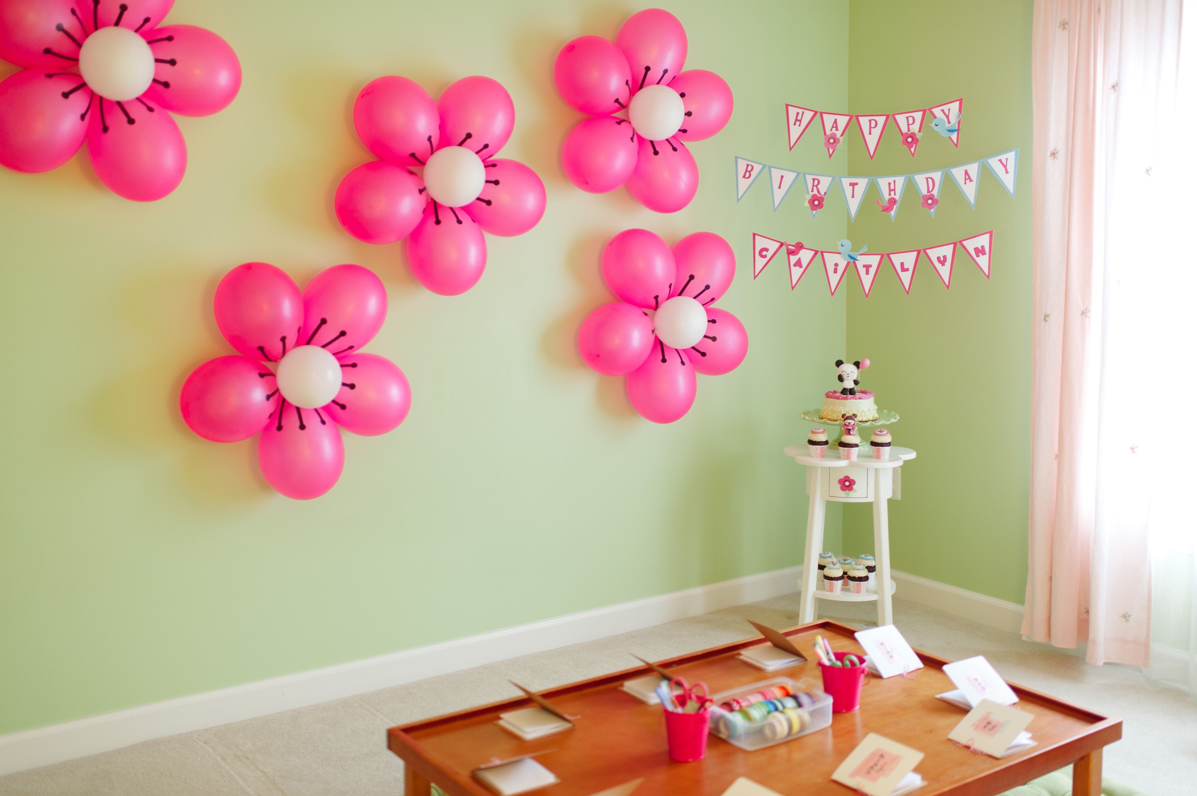 Как украсить комнату на день рождения своему ребенку (77 фото)