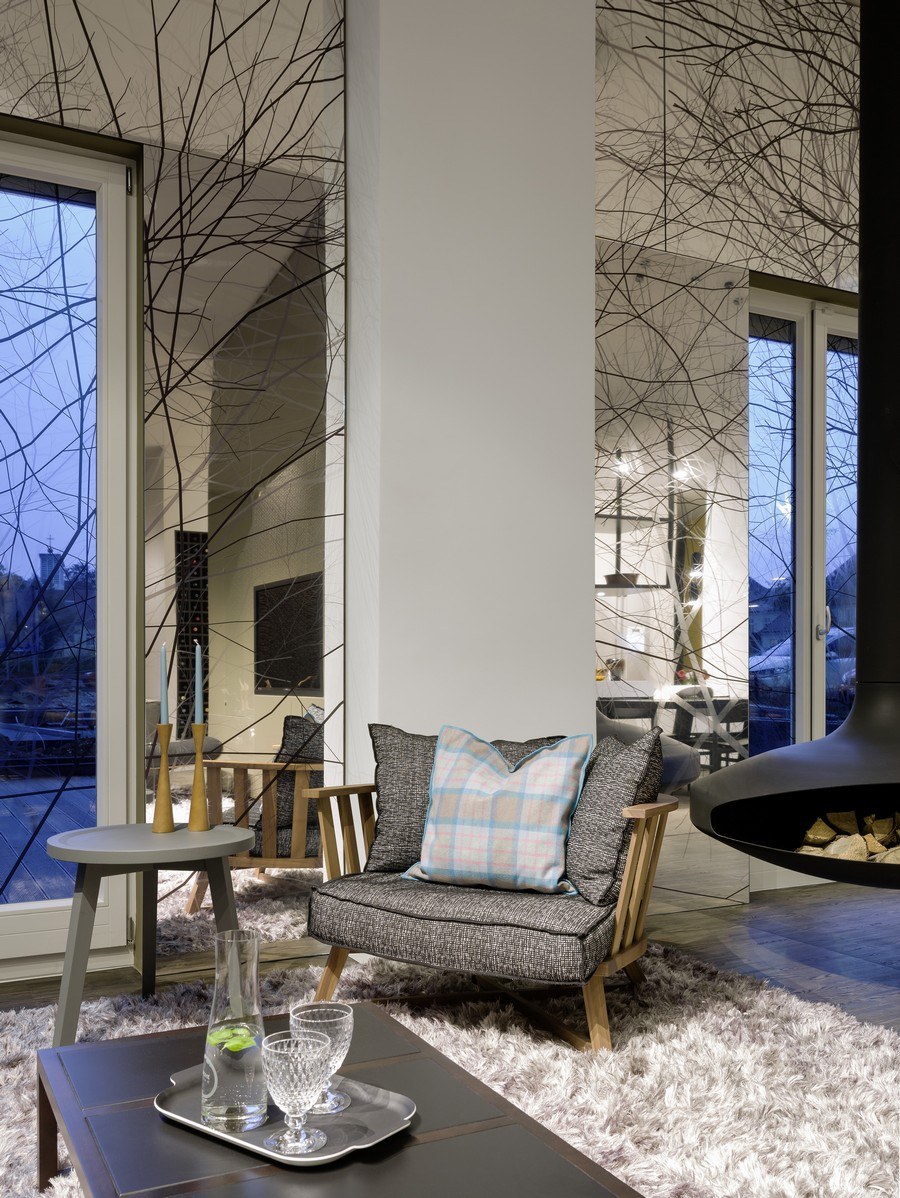 Зеркальная стена в стиле лофт