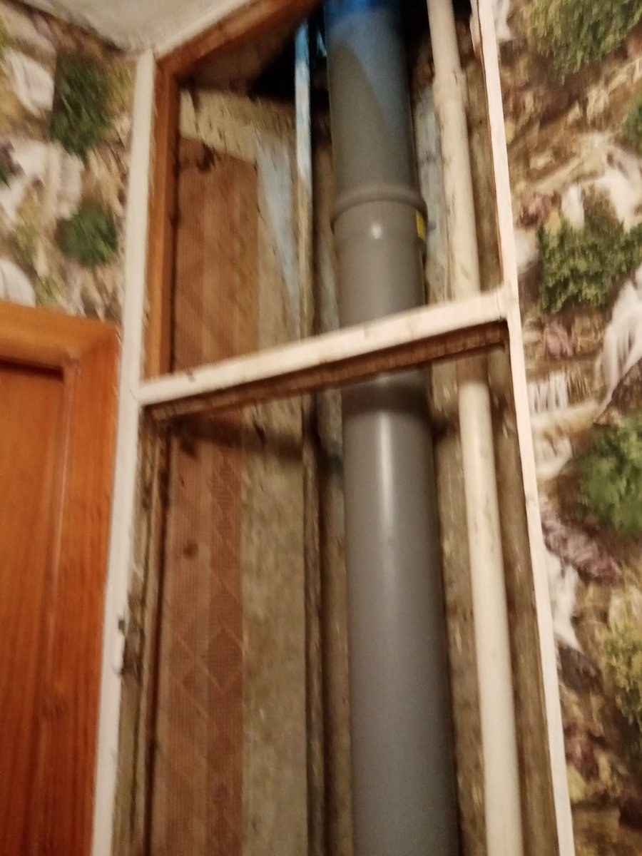 Спрятать трубу канализации