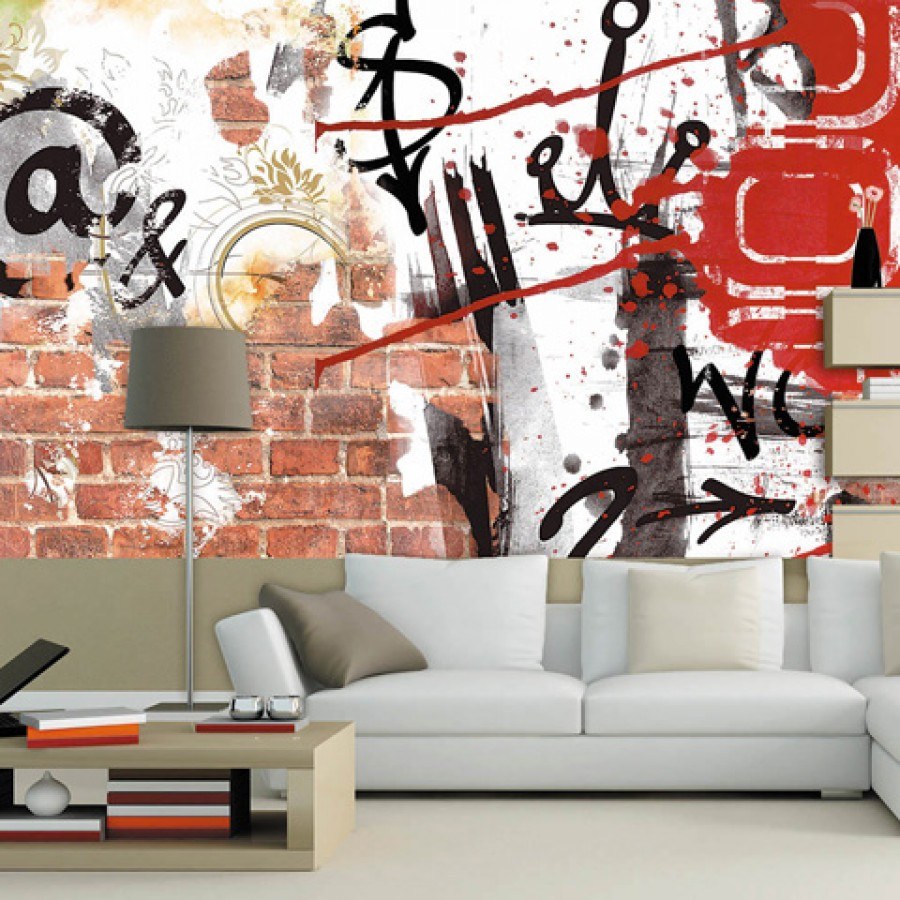 Комната с постерами на стенах