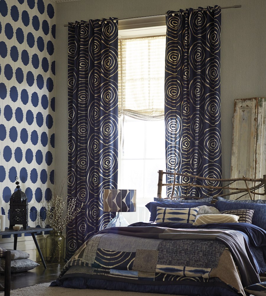 Шторы с орнаментом в интерьере