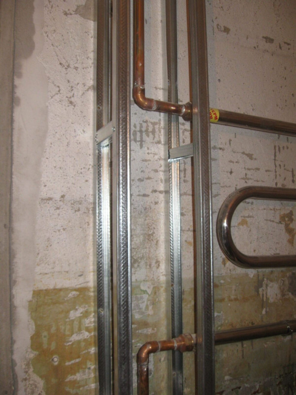 Короб для труб полотенцесушителя