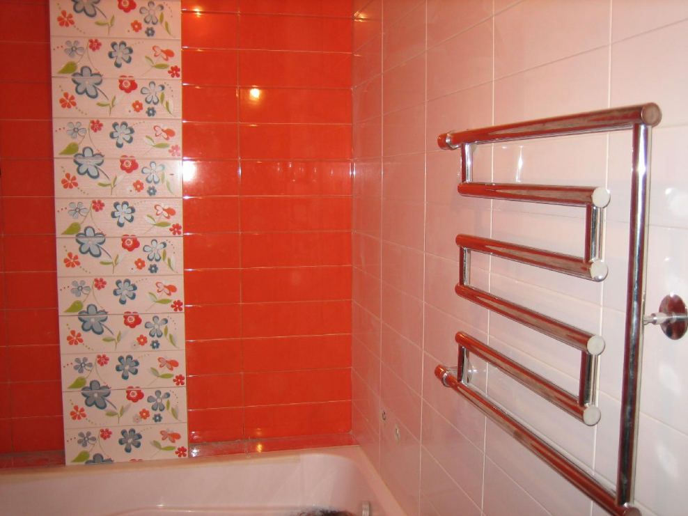 Полотенцесушитель на плитке