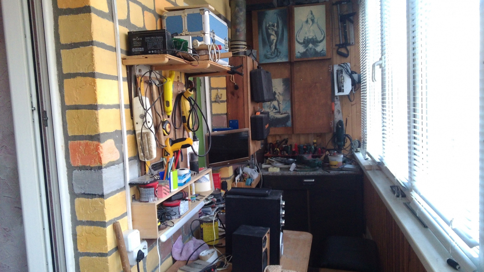 Уголок рукоделия на балконе