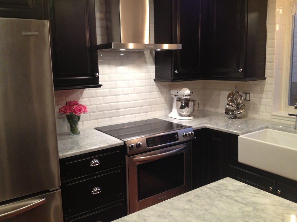 Современная маленькая кухня