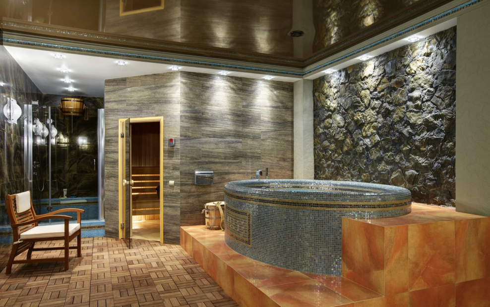 Душевая отделанная плиткой