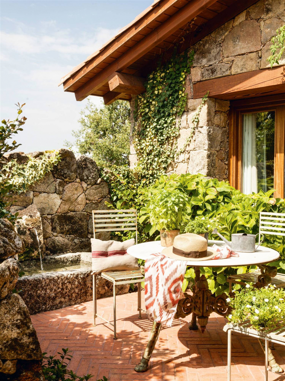 Дворик патио Средиземноморский стиль