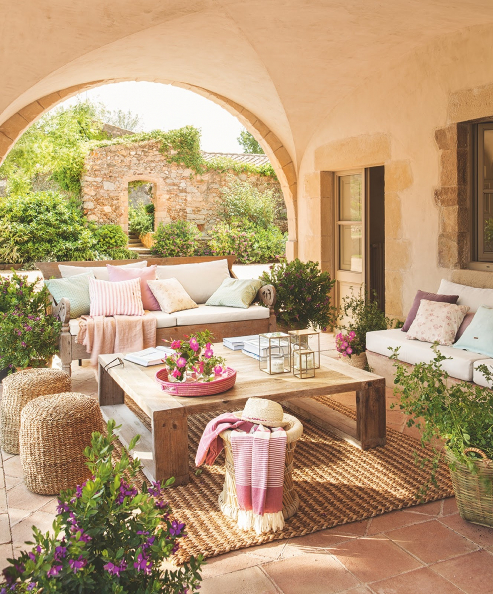 Патио внутренний дворик в Италии