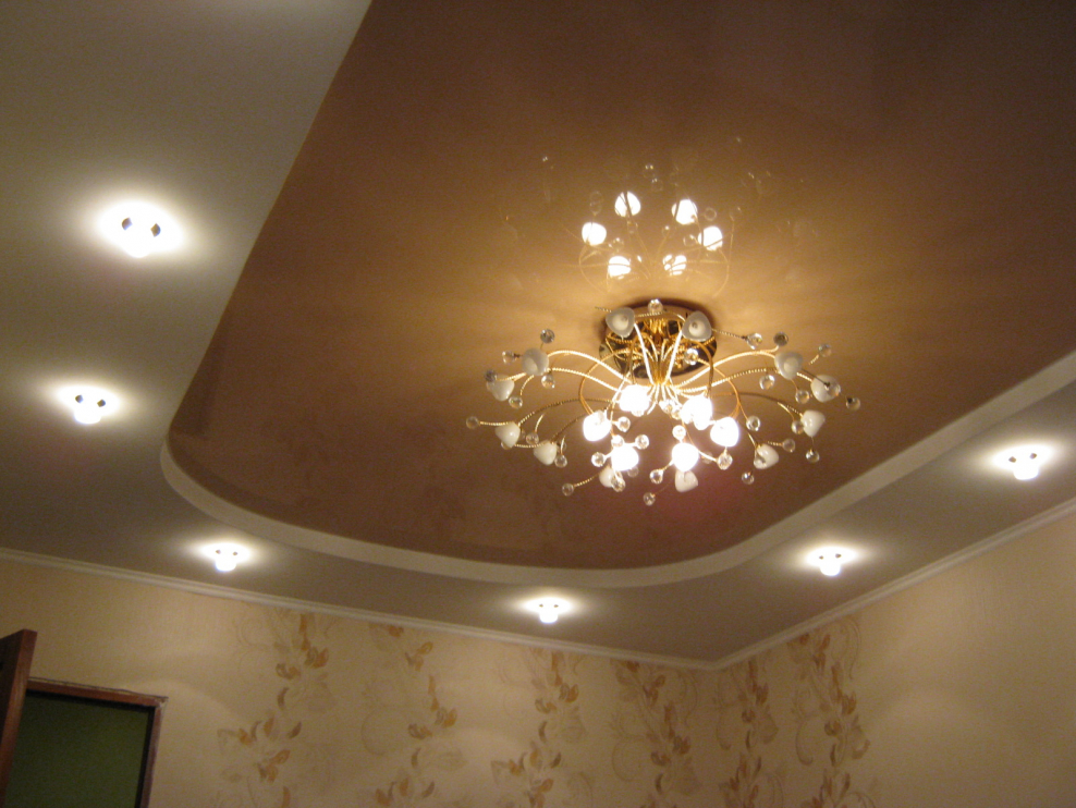 Многоуровневые натяжные потолки