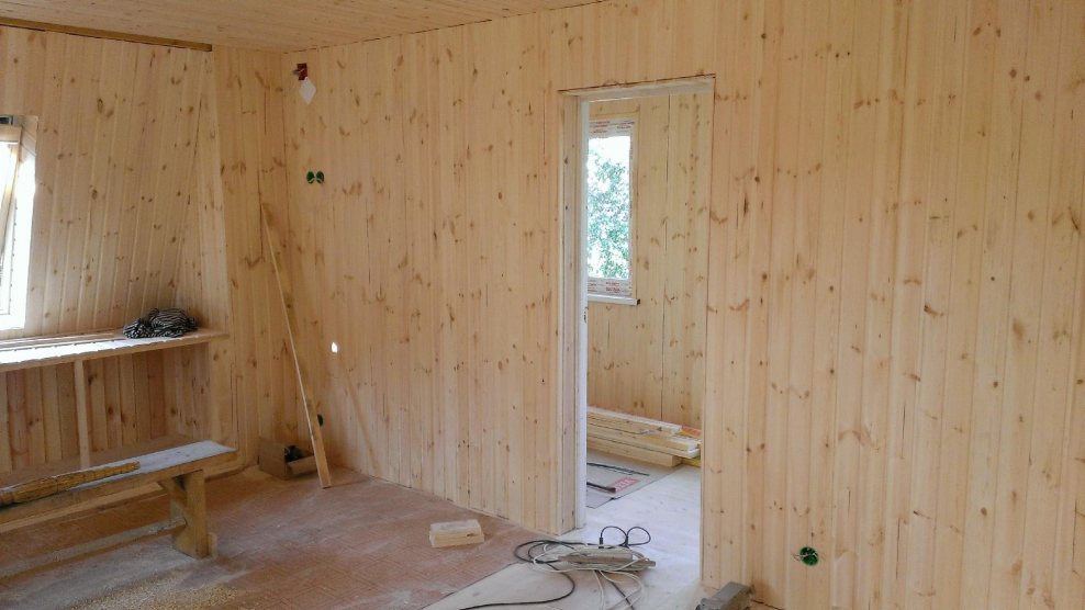 Отделка дачного домика вагонкой