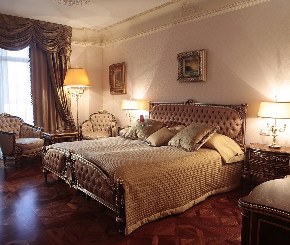 Темная спальня в классическом стиле