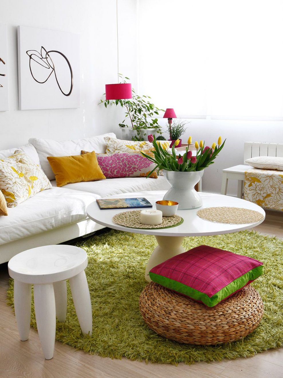 Яркий современный интерьер