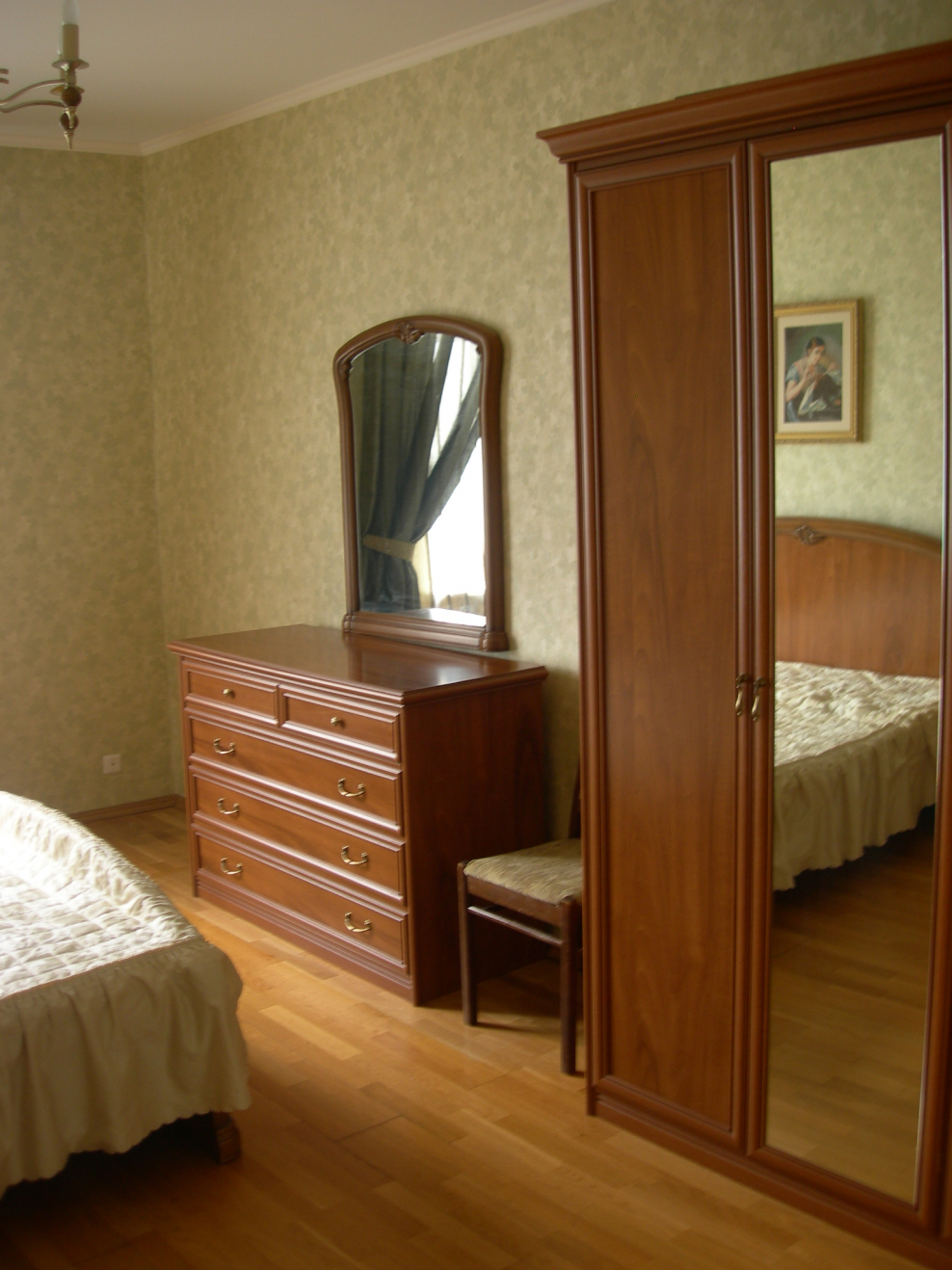 Двухкомнатная обставленная мебелью