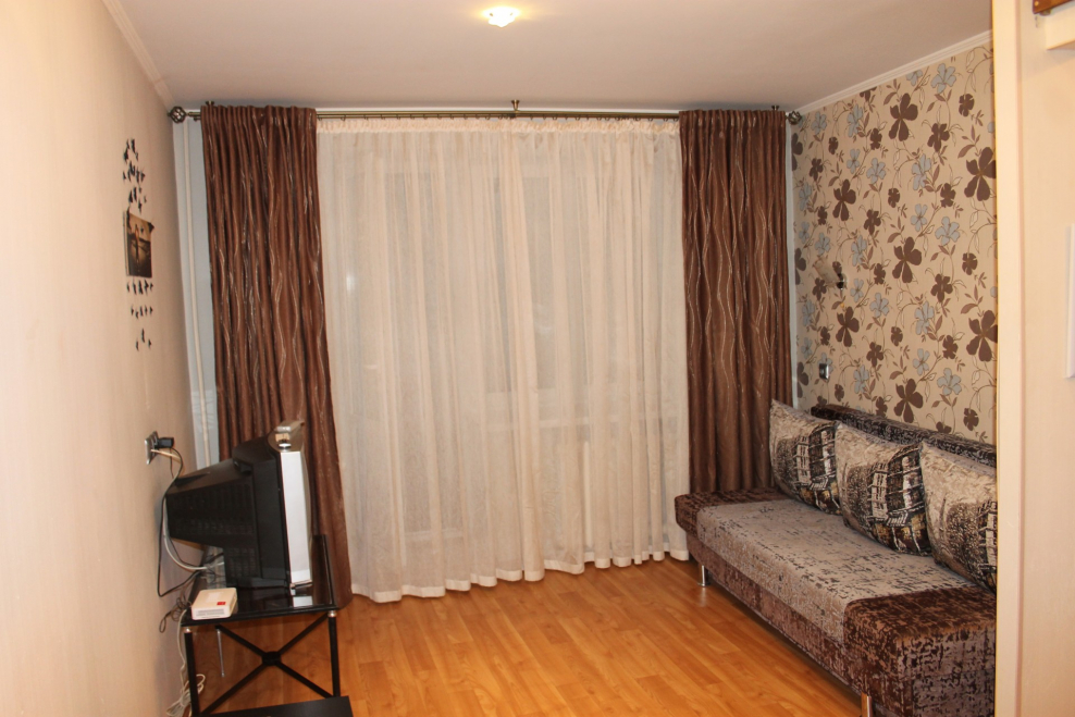 Двухкомнатная квартира с мебелью на компрессорном