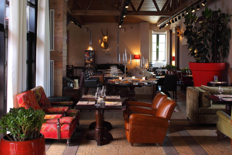 Уютный интерьер ресторана