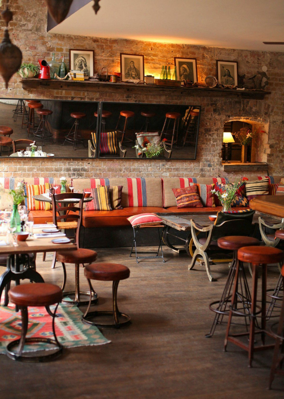 Уютное кафе интерьер