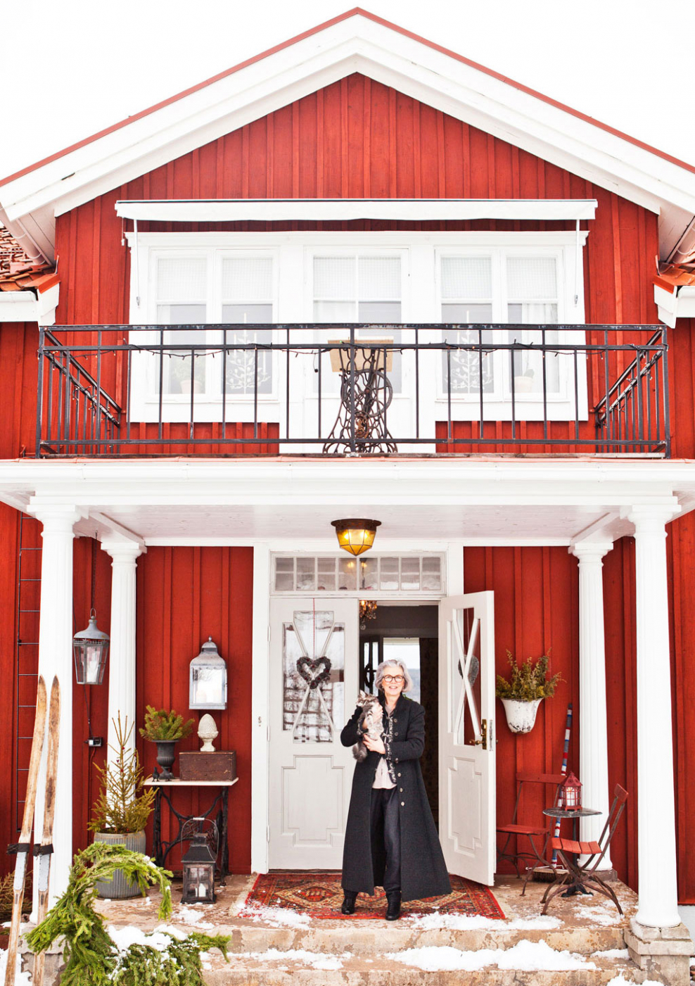 Красные фасады домов