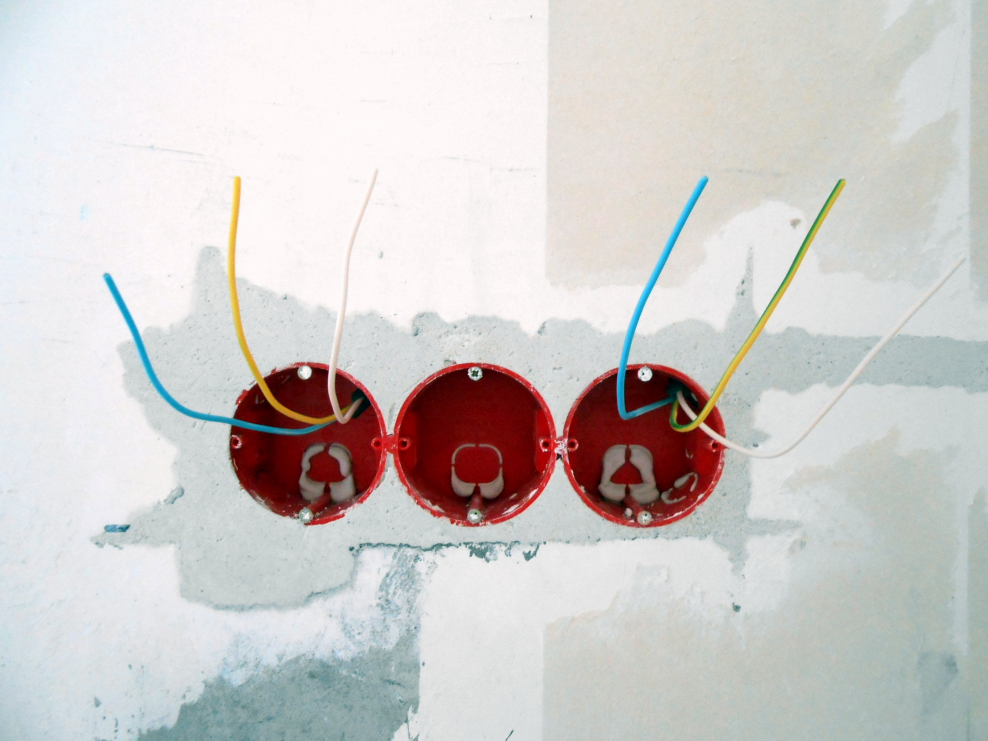 Вилка из розетки