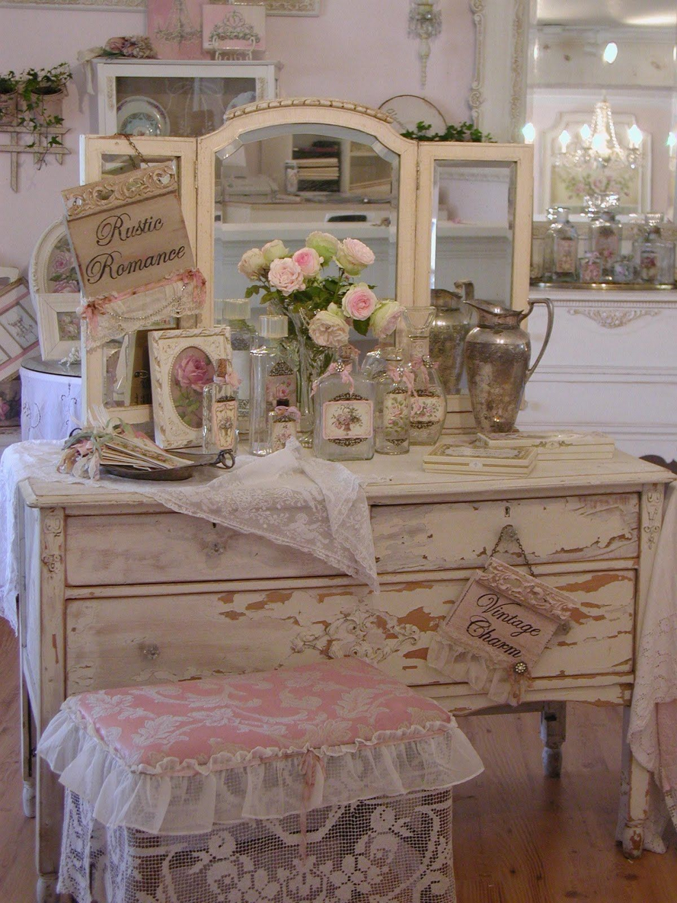 Надписи на мебели в стиле шебби Шик