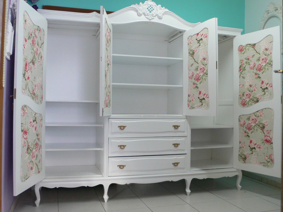 Встроенные шкафы в стиле шебби Шик