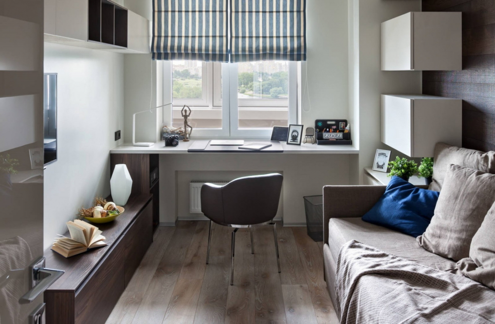 Стол-подоконник в детской