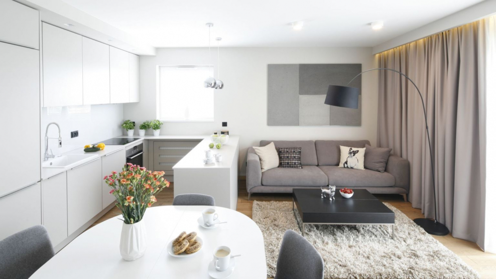 Современная кухня гостиная в маленькой квартире