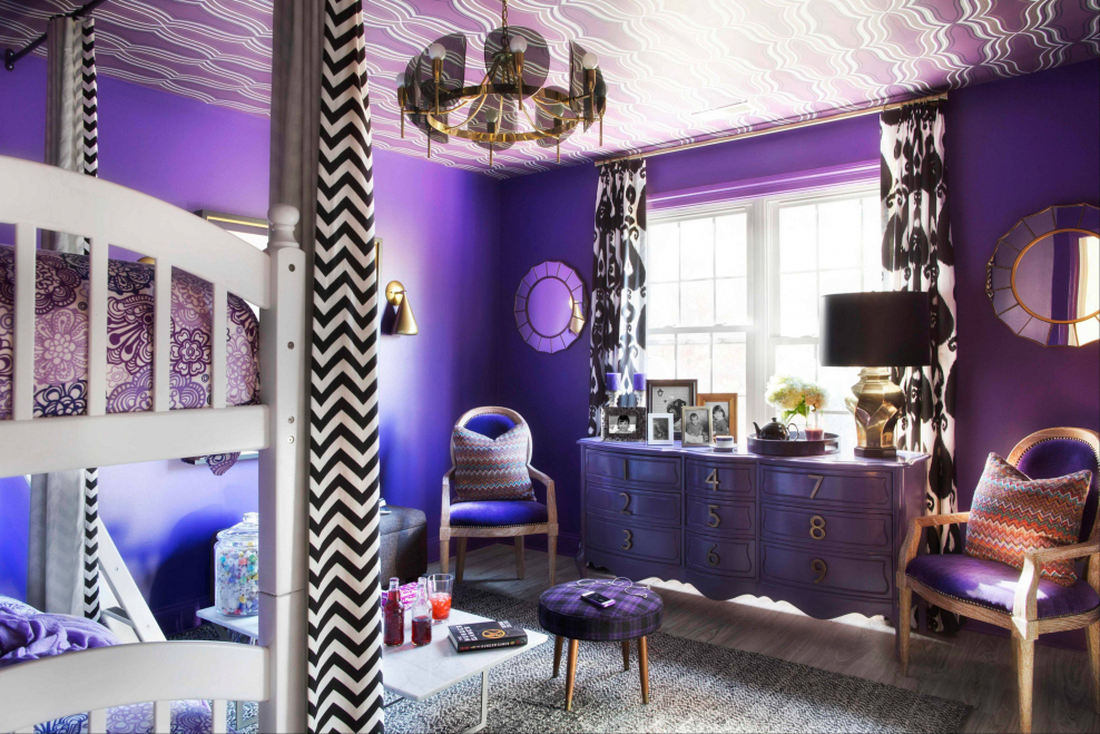 Креативный интерьер в сиреневых