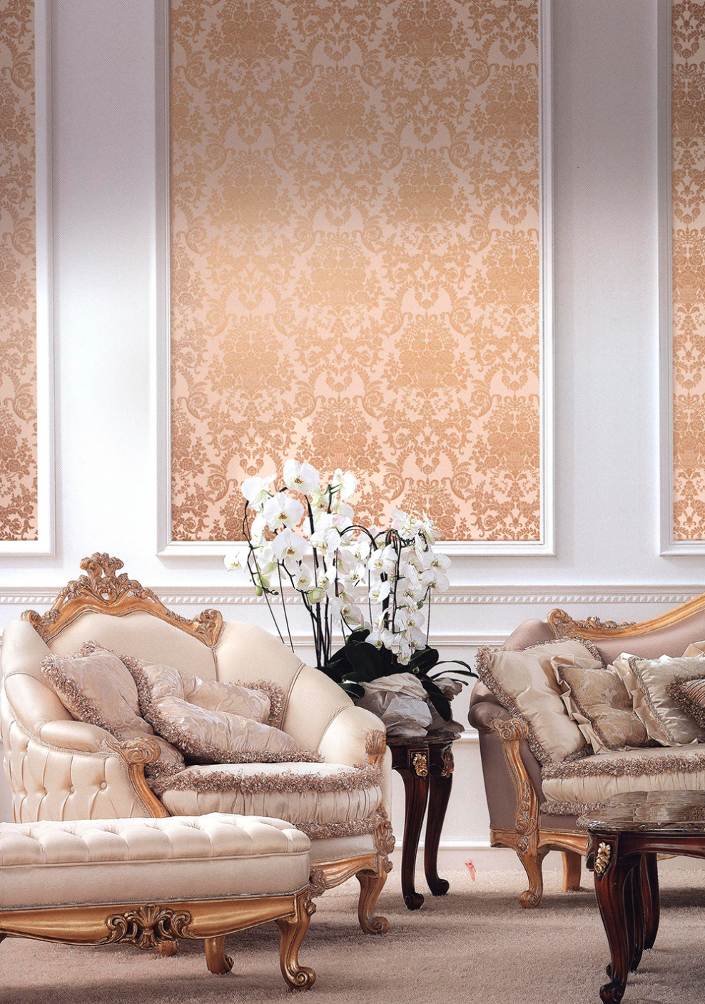 Текстильные обои в классическом интерьере