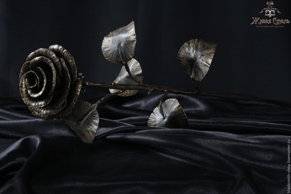 Кованая роза