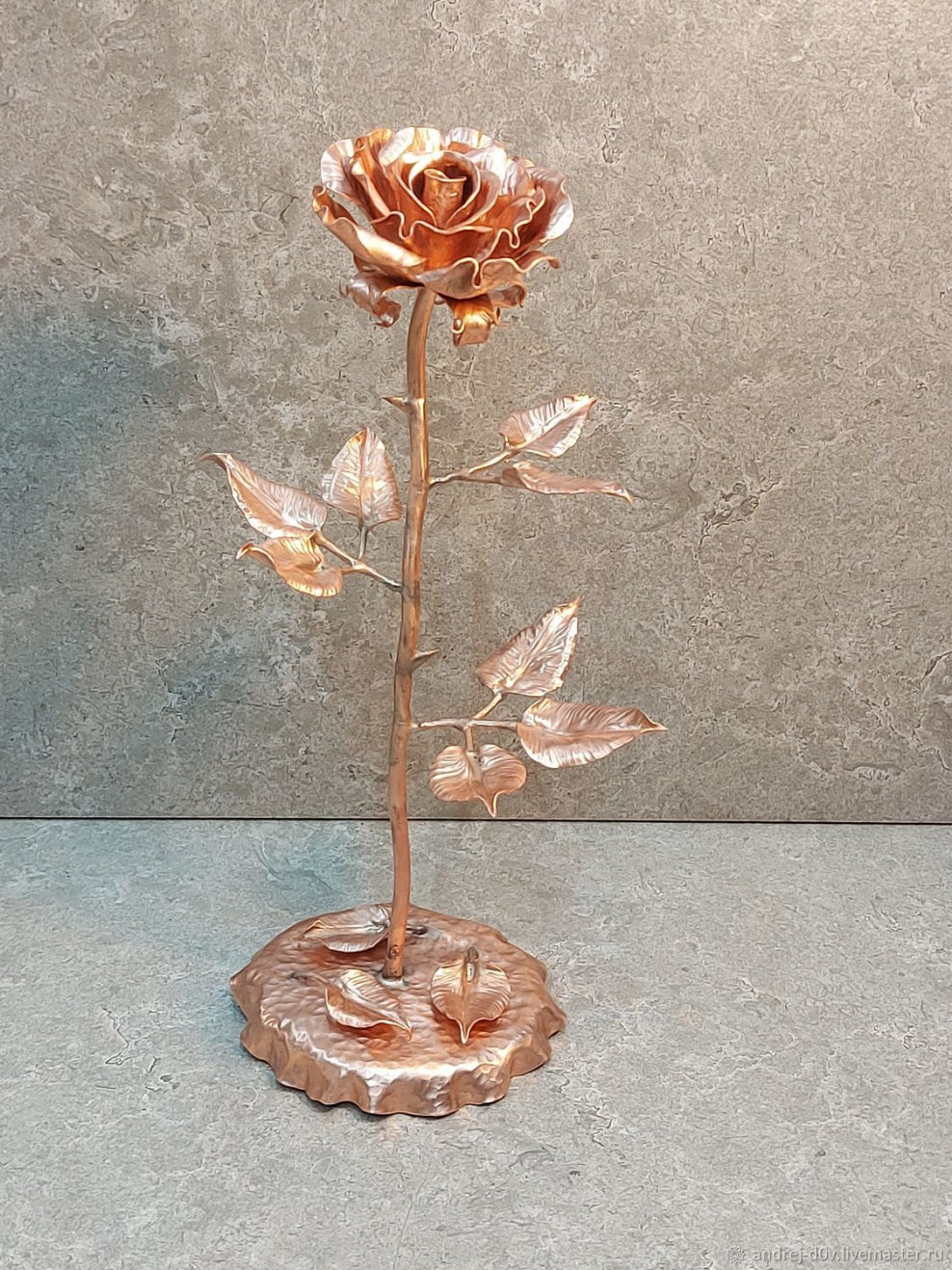 Кованые подставки для бутылок с розой