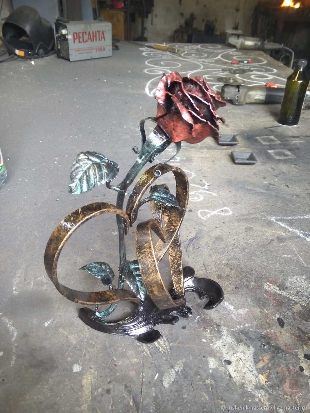 Кованые подставки под розы