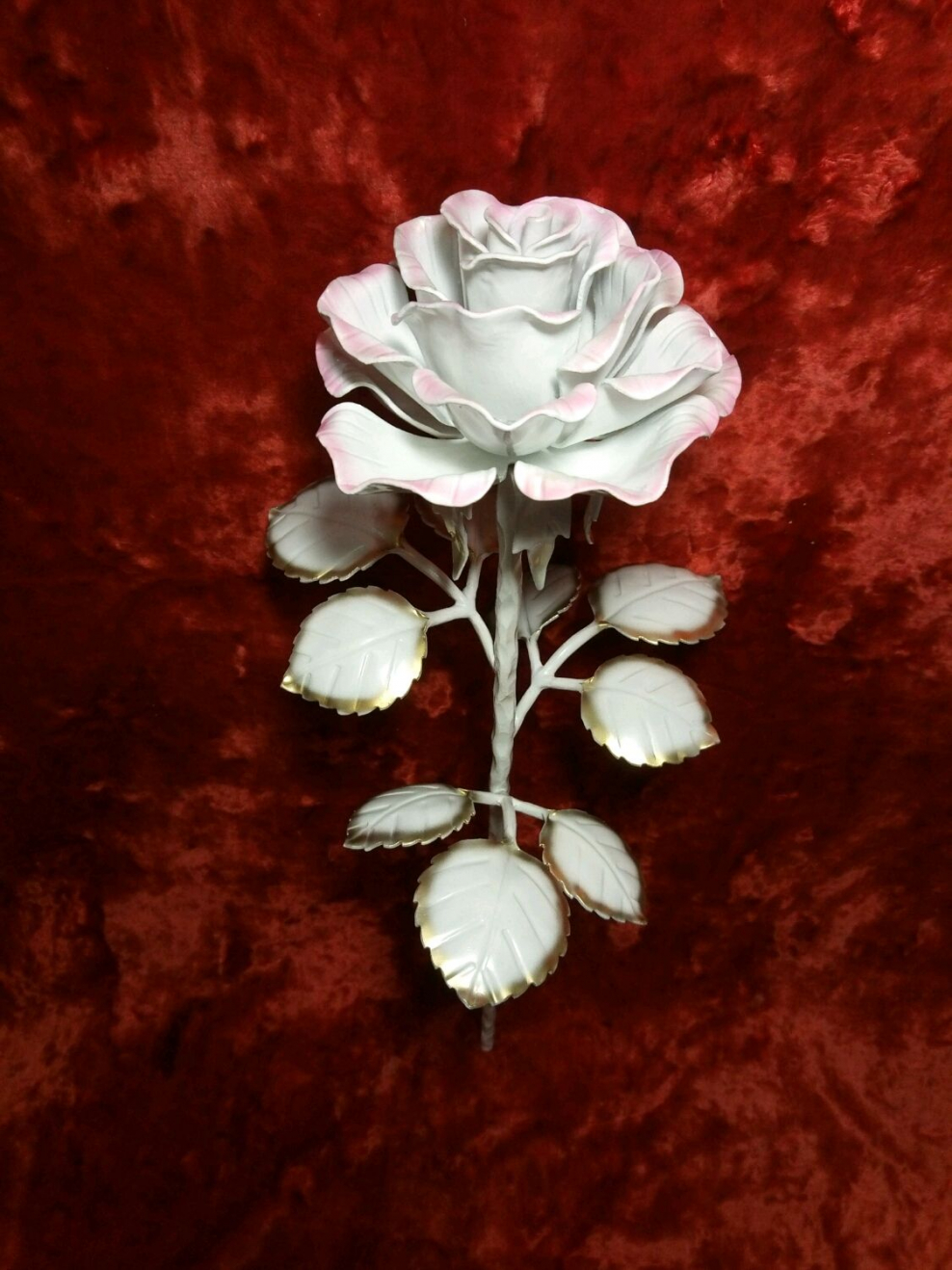 Кованая роза подсвечник