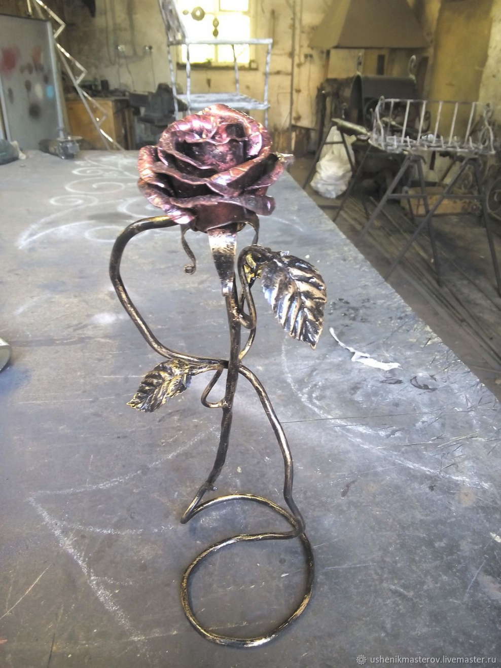 Кованая роза