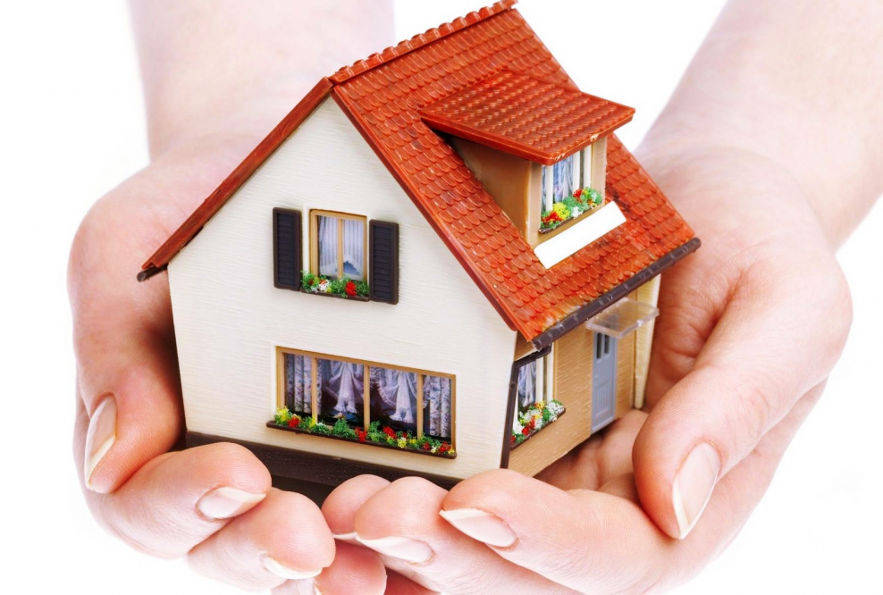 Дом в руках картинки