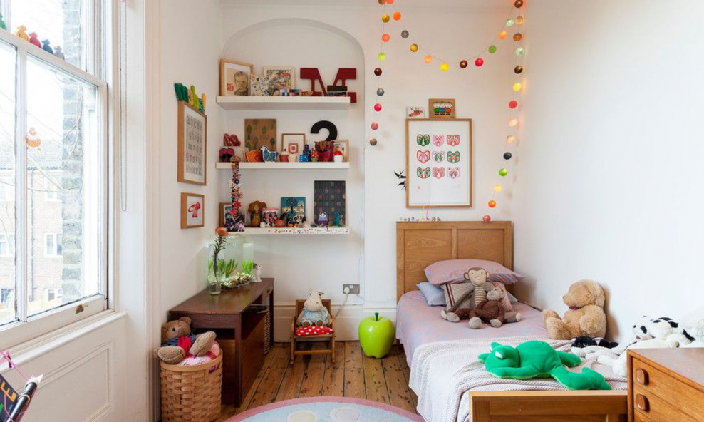 Встроенные полки в детскую