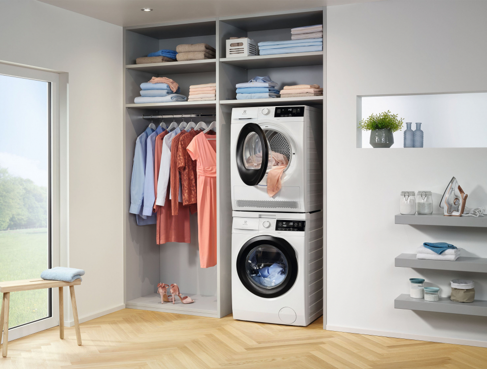 Стирально сушильная машина Электролюкс